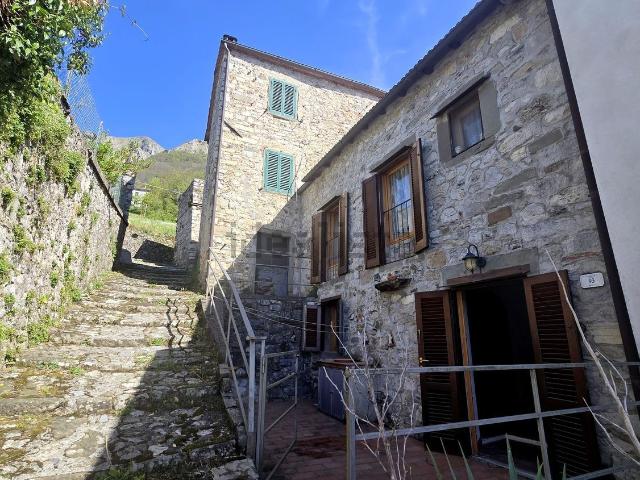 Casa di paese in vendita di 118 m² in Località Vizzata, 79