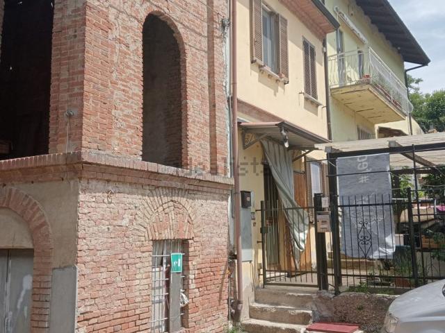 Casa di paese in vendita di 110 m² in Via Calcababbio