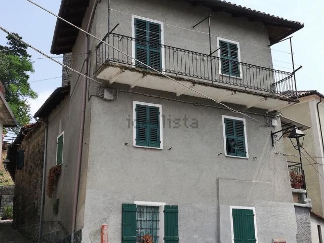 Casa di paese in vendita di 110 m² in Via de Rossi, 12