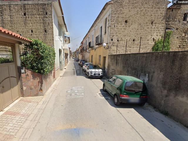 Casa di paese in vendita di 110 m² in Via Piro, 3