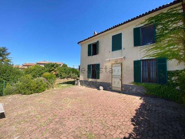 Casa di paese in vendita di 126 m² in Via Roma
