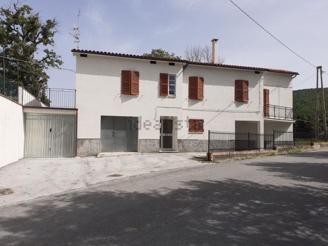 Casa di paese in vendita di 127 m² in Località San Angelo Castel, 14
