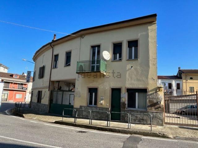 Casa di paese in vendita di 128 m² in Via Mario Talice, 3