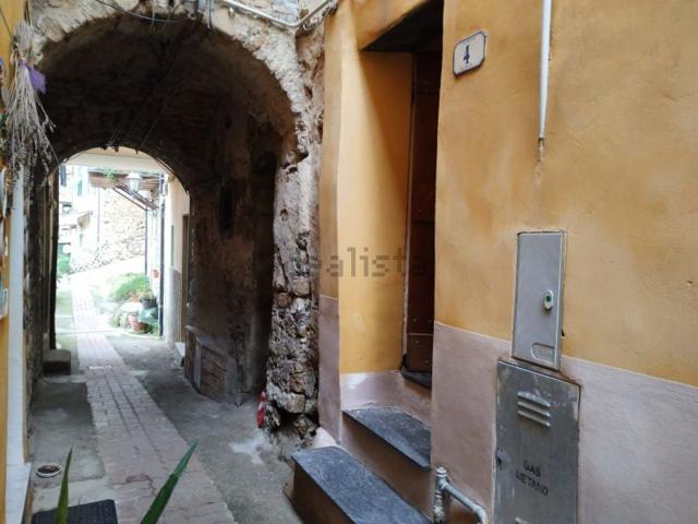 Casa di paese in vendita di 128 m² in Via Cavour, 4