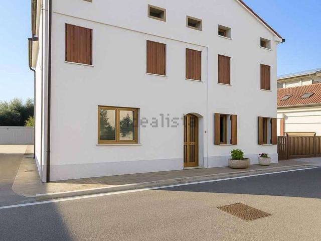 Casa di paese in vendita di 120 m² in Via Negrin, 23