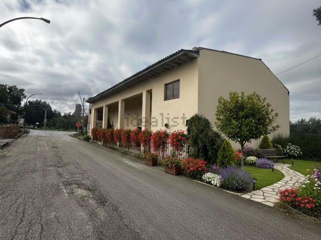 Casa di paese in vendita di 120 m² in Via Pescara, 60