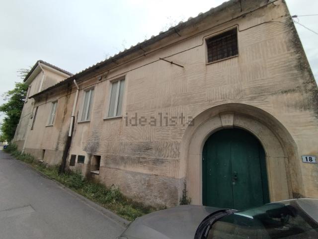 Casa di paese in vendita di 120 m² in Via Rufoli, 18
