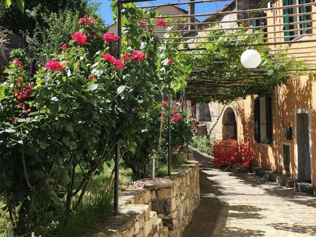 Casa di paese in vendita di 120 m² in Via Seassari, 15