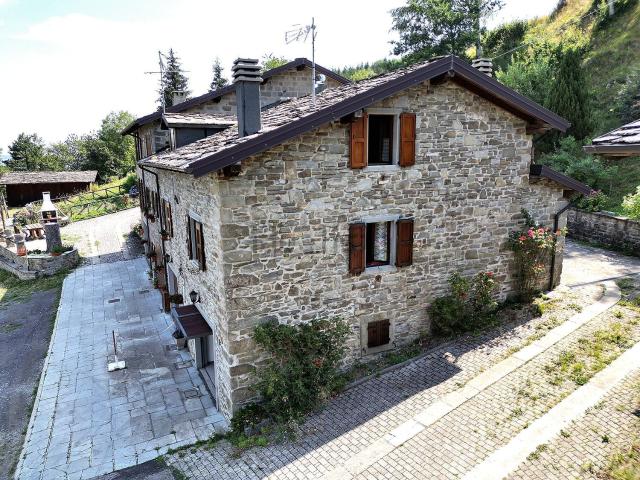 Casa di paese in vendita di 121 m² in Via Castiglione, 14