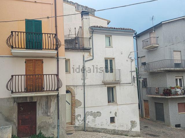 Casa di paese in vendita di 123 m² in Piazza Roma