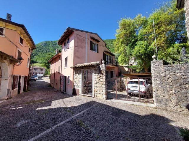 Casa di paese in vendita di 135 m² in Località Gaon Casette di Sopra, 16