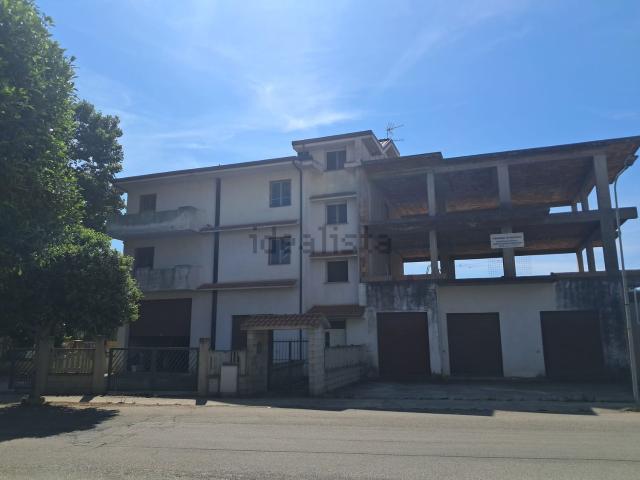 Casa di paese in vendita di 1300 m² in Via Aurelia