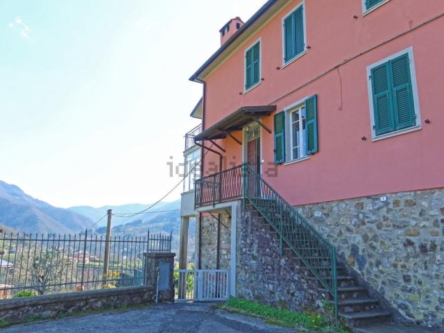 Casa di paese in vendita di 130 m² in Località Leugio, 1
