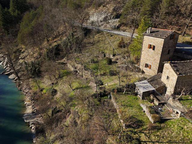 Casa di paese in vendita di 130 m² in Strada Statale Montanara Imolese, 3036