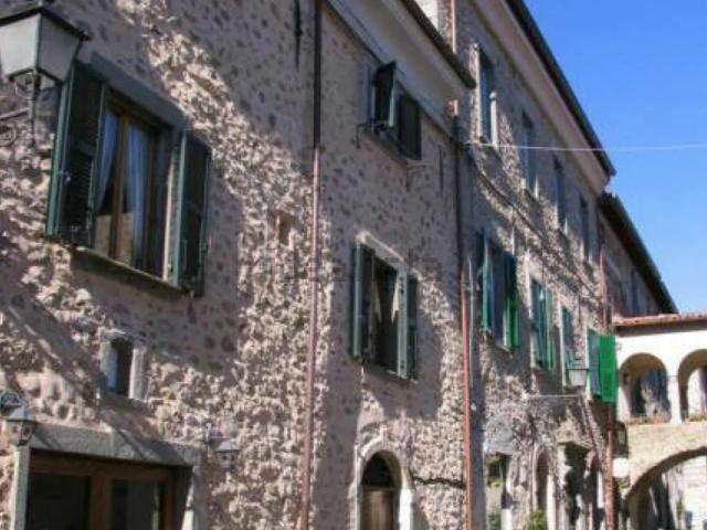 Casa di paese in vendita di 130 m² in Via Borgo, 4