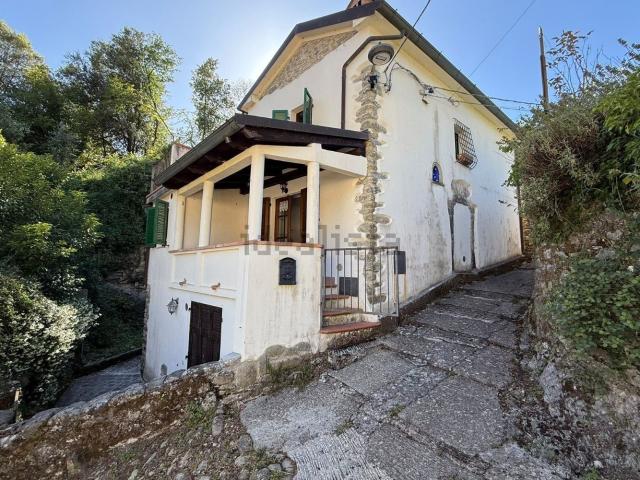 Casa di paese in vendita di 130 m² in Via Roma, 5