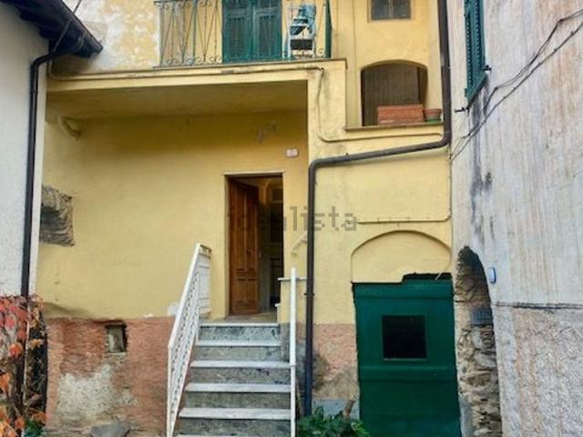Casa di paese in vendita di 130 m² in Via Villa Oreggi