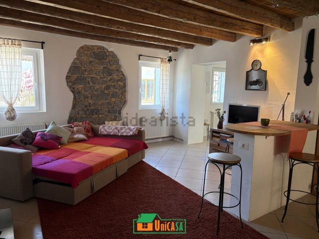 Casa di paese in vendita di 131 m² in Via Brigata Macerata, 14