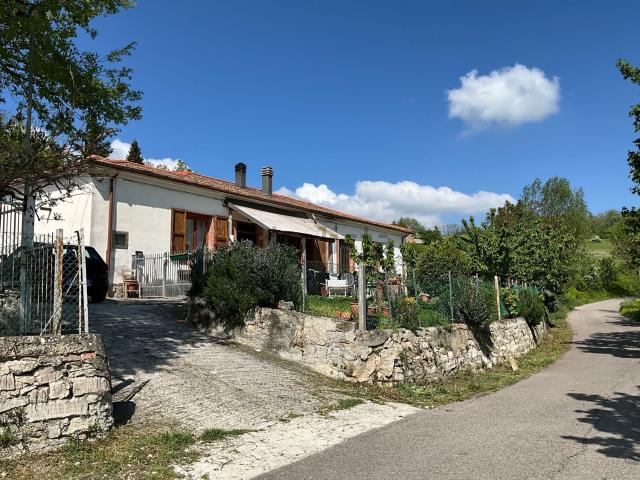 Casa di paese in vendita di 144 m² in Strada Maiano, 22