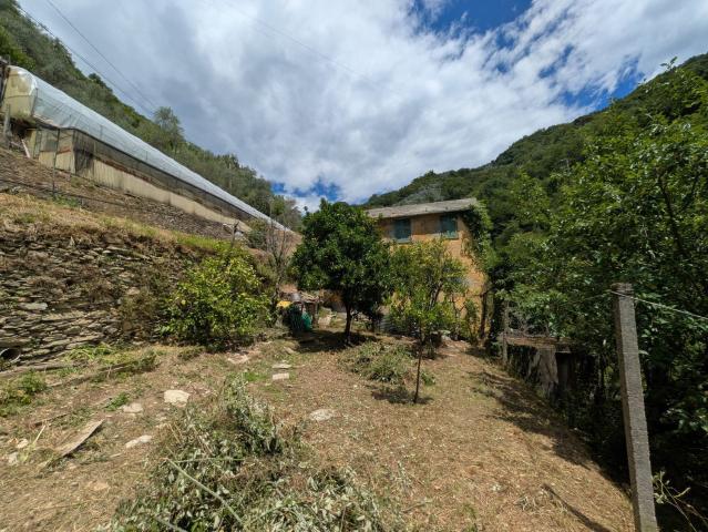 Casa di paese in vendita di 145 m² in Via Magnone, 47