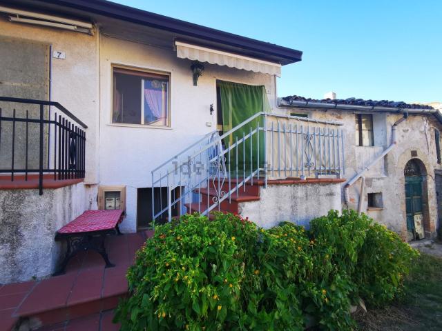 Casa di paese in vendita di 145 m² in Via Ca secco, 22
