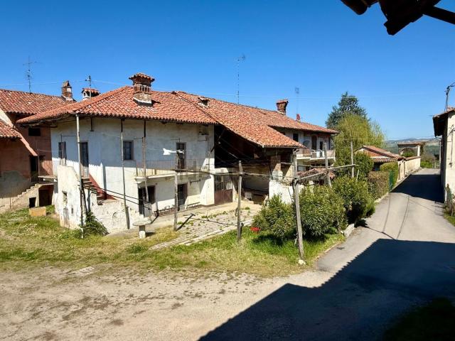 Casa di paese in vendita di 142 m² in Frazione Mellea, 22