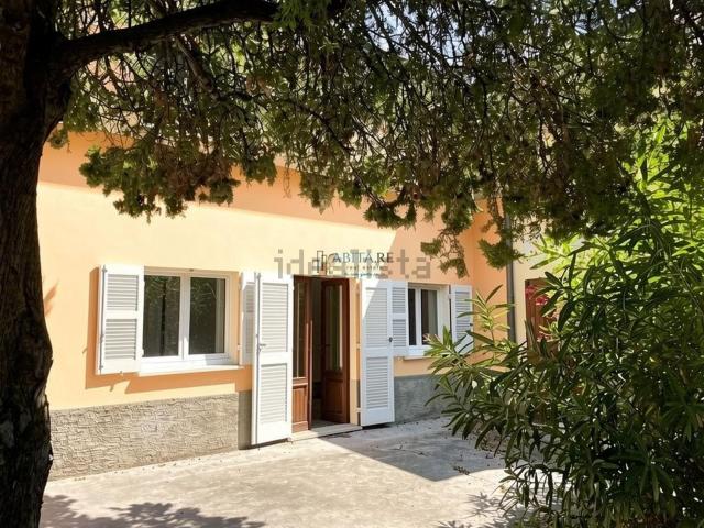 Casa di paese in vendita di 157 m² in Via Grotta, 10