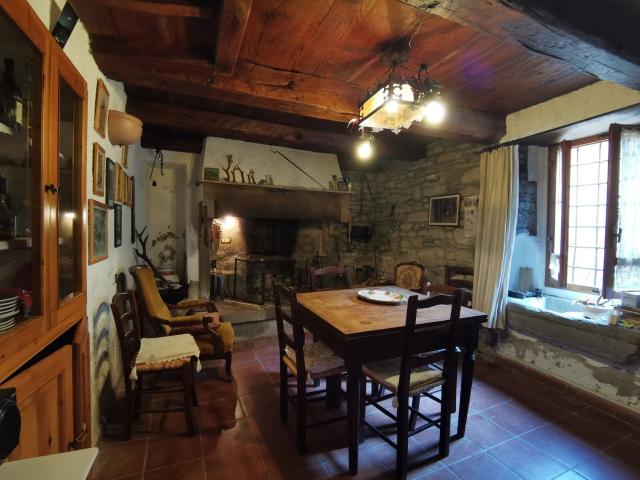 Casa di paese in vendita di 150 m² in Località Casalino, 78