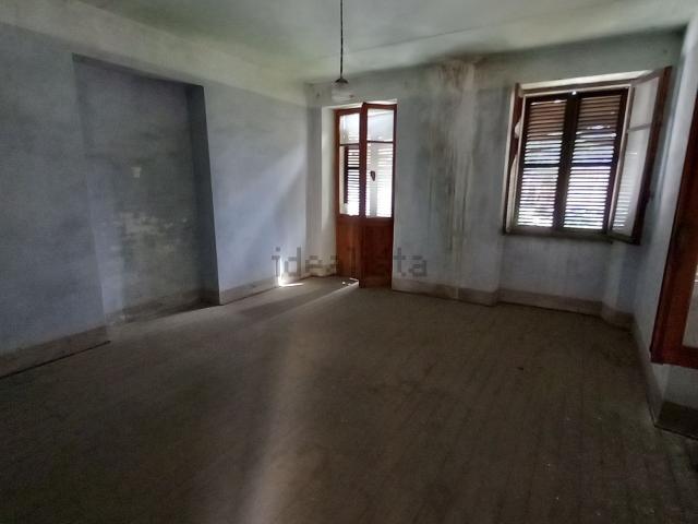 Casa di paese in vendita di 150 m² in Via Gaetano Zuccone, 4