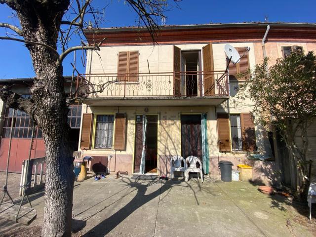 Casa di paese in vendita di 150 m² in Via Roma