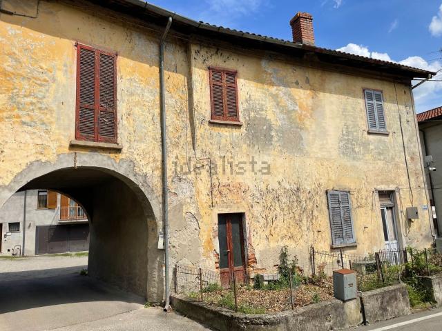 Casa di paese in vendita di 150 m² in Via Roma
