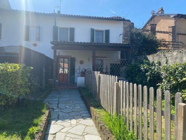 Casa di paese in vendita di 150 m² in Via Roma