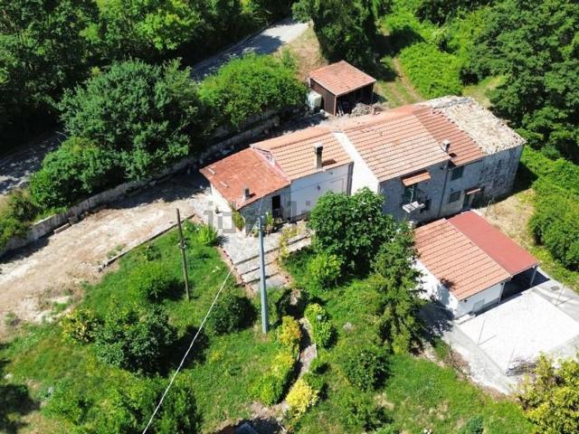 Casa di paese in vendita di 160 m² in Località Vecchiarelli