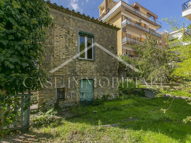 Casa di paese in vendita di 160 m² in Via Cassia, 926