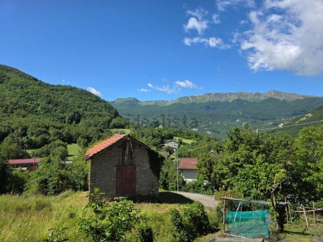 Casa di paese in vendita di 160 m² in Via Deusi