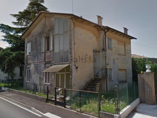 Casa di paese in vendita di 160 m² in Via Don Primo Mazzolari, 1