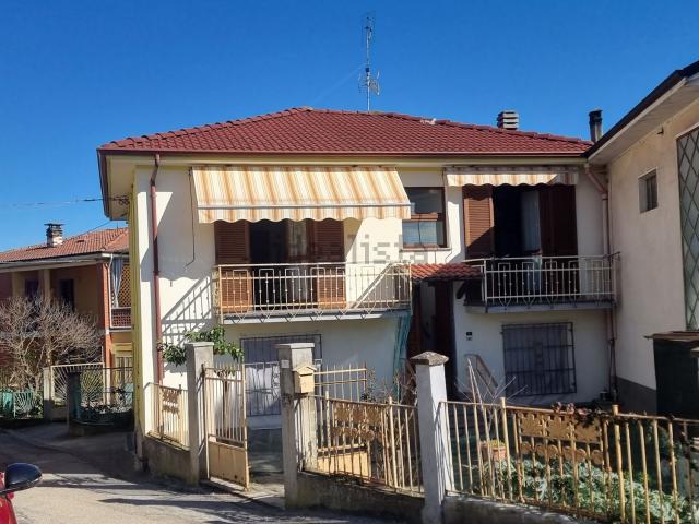 Casa di paese in vendita di 160 m² in Via Fons Magna