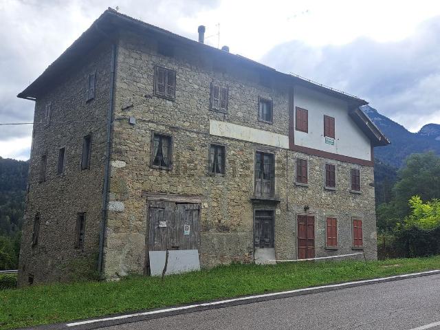 Casa di paese in vendita di 160 m² in Via Roma, 11