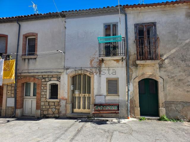 Casa di paese in vendita di 160 m² in Via Sette Dolori