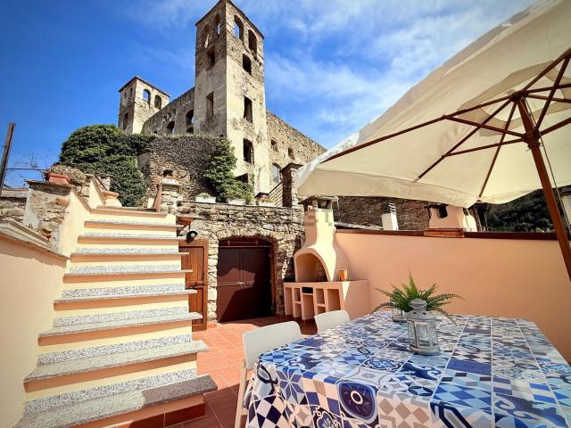 Casa di paese in vendita di 161 m² in Via Cima, 16