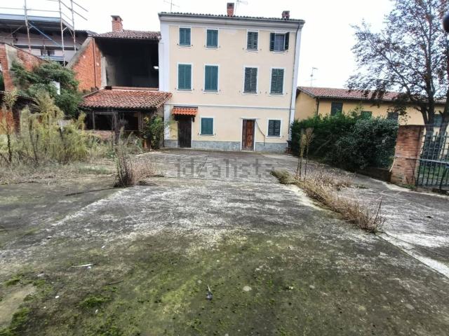 Casa di paese in vendita di 162 m² in Frazione Fossetto, 133