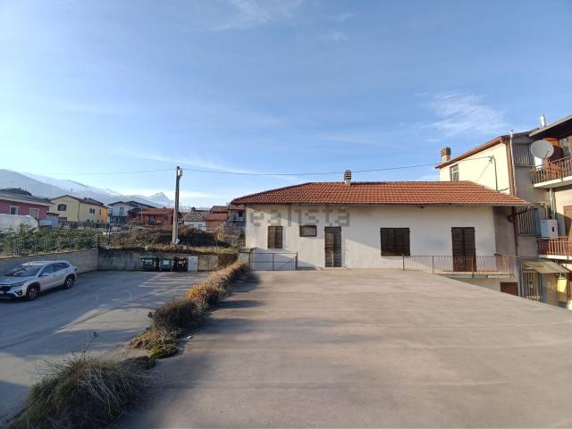 Casa di paese in vendita di 163 m² in Via Rubattera, 12