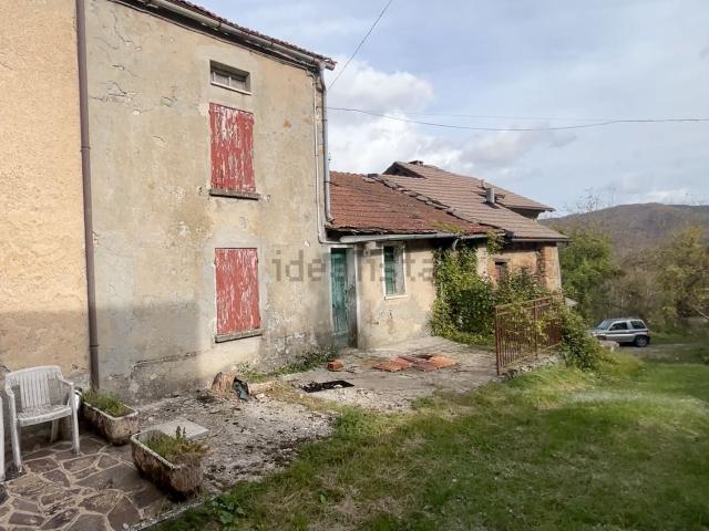 Casa di paese in vendita di 175 m² in Località Pratofemmine