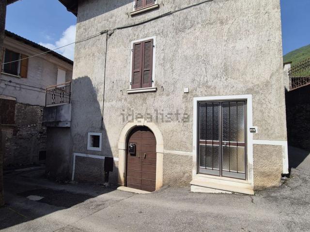 Casa di paese in vendita di 170 m² in Località Quarena