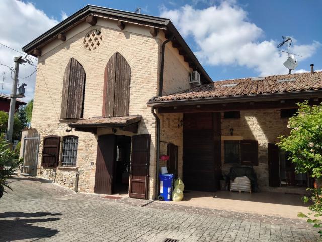 Casa di paese in vendita di 170 m² in Strada dei Pollini