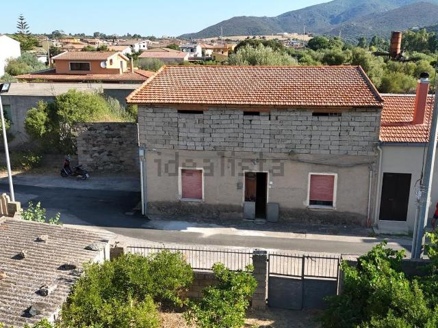 Casa di paese in vendita di 170 m² in Via Murettu