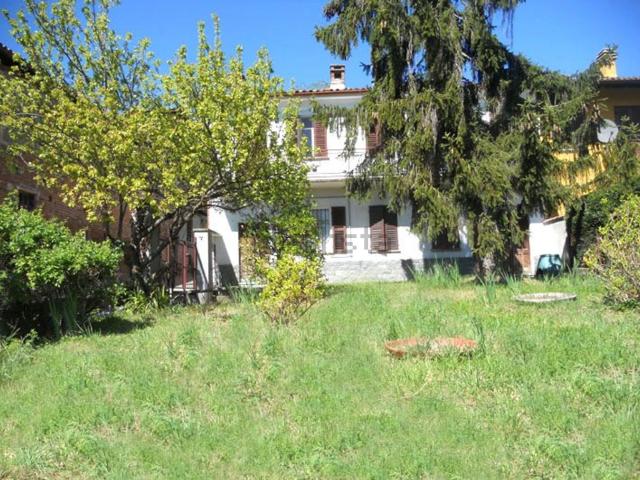 Casa di paese in vendita di 170 m² in Via Biliani
