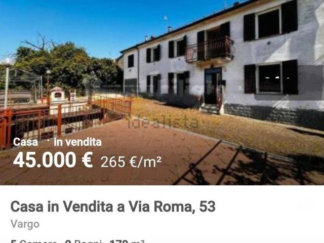 Casa di paese in vendita di 170 m² in Via Roma, 53