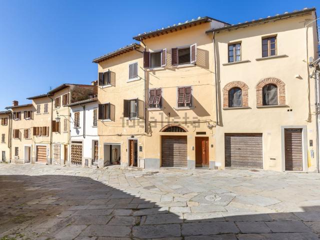 Casa di paese in vendita di 185 m² in Via Giuseppe Garibaldi