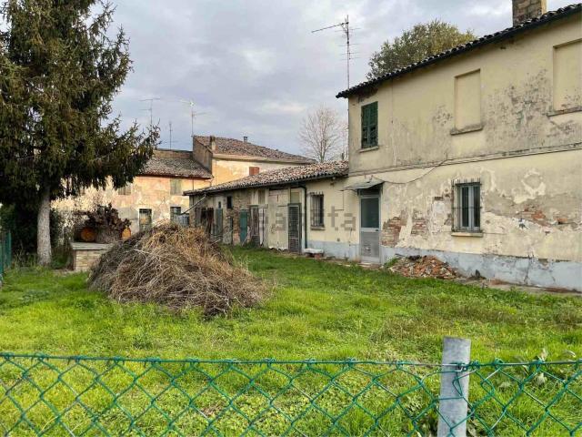 Casa di paese in vendita di 180 m² in Via Naldi